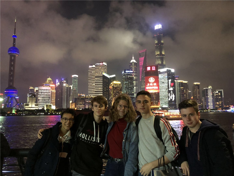 06美丽夜上海.jpg