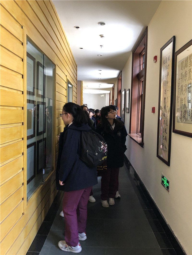 06 参观艺术廊--赞叹不已.JPG